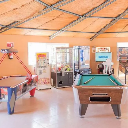 شقة فندقية Club Es Talaial 3*